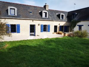 Rénovation complète d'une maison menuiseries Aluminium K LINE RAL 5003 bleu petits bois intégrés
