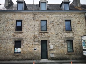 Rénovation complète d'une maison menuiseries Aluminium K LINE et volets roulants rénovation Solaire Atlantem RAL 2100 noir