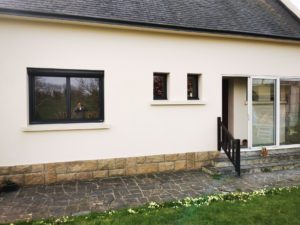Rénovation complète d'une maison menuiseries Aluminium K LINE et volets roulants rénovation solaire Atlantem RAL 2900 gris