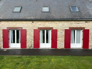 AFB-Volets-battants-aluminium-RAL-3004-TREMEOC